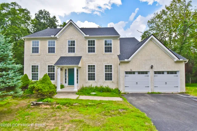 $550,000 | 557 Marco Way, East Stroudsburg, PA 18302