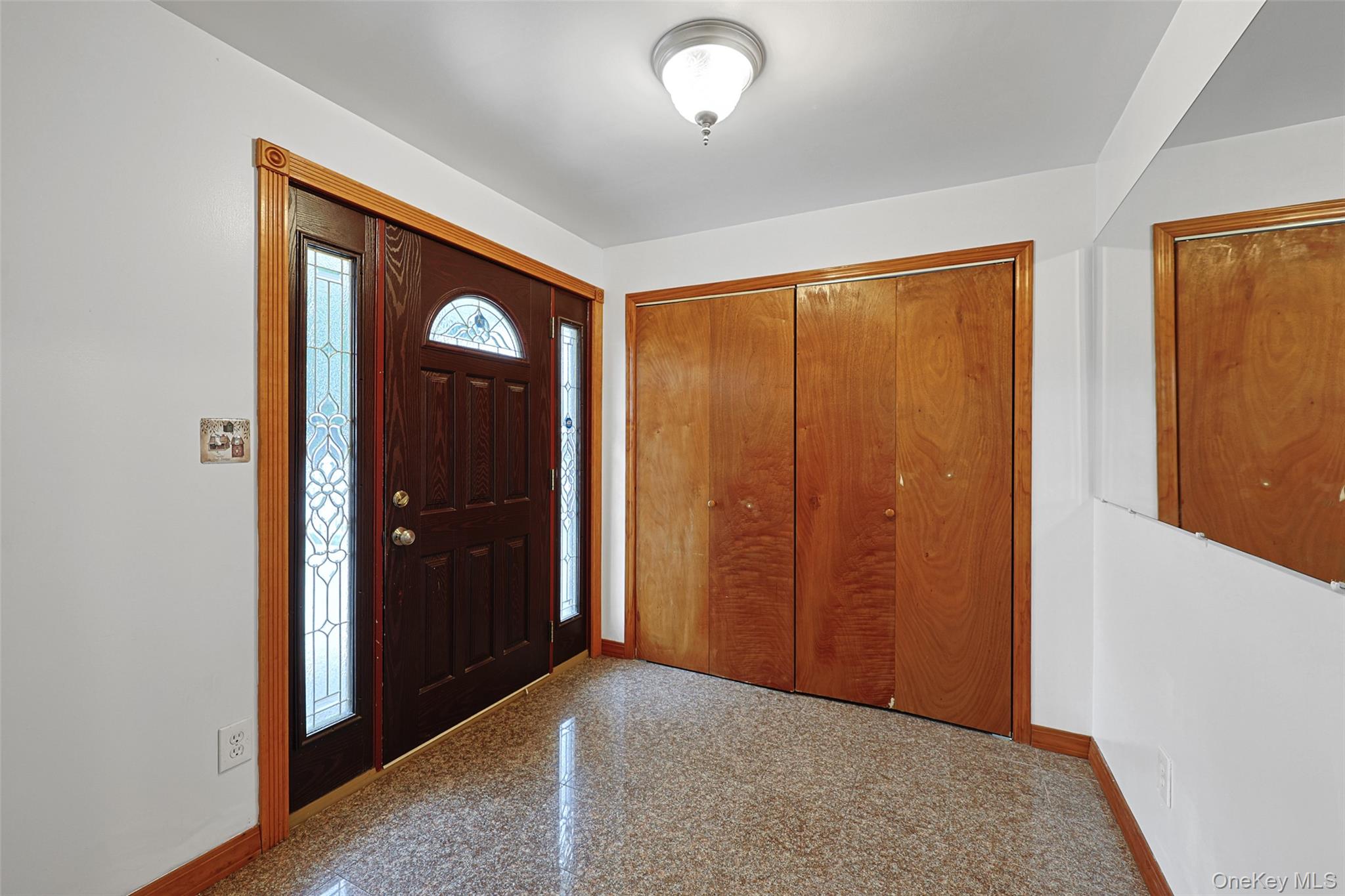 82 Lantern Road Hicksville, NY 11801 - Photo 3 of 22 Gallery Image 3