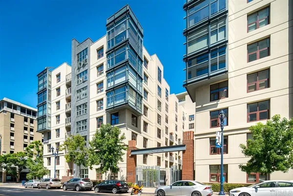 $2,500 | 1150 J Street, Unit 811, San Diego, CA 92101