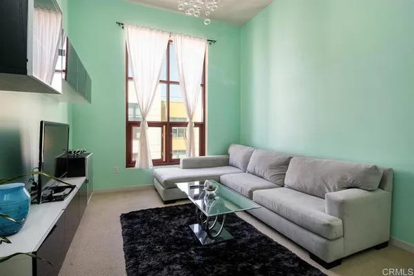 $2,500 | 1150 J Street, Unit 811, San Diego, CA 92101