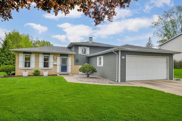 $474,900 | 1174 Kent Court, Wheaton, IL 60189