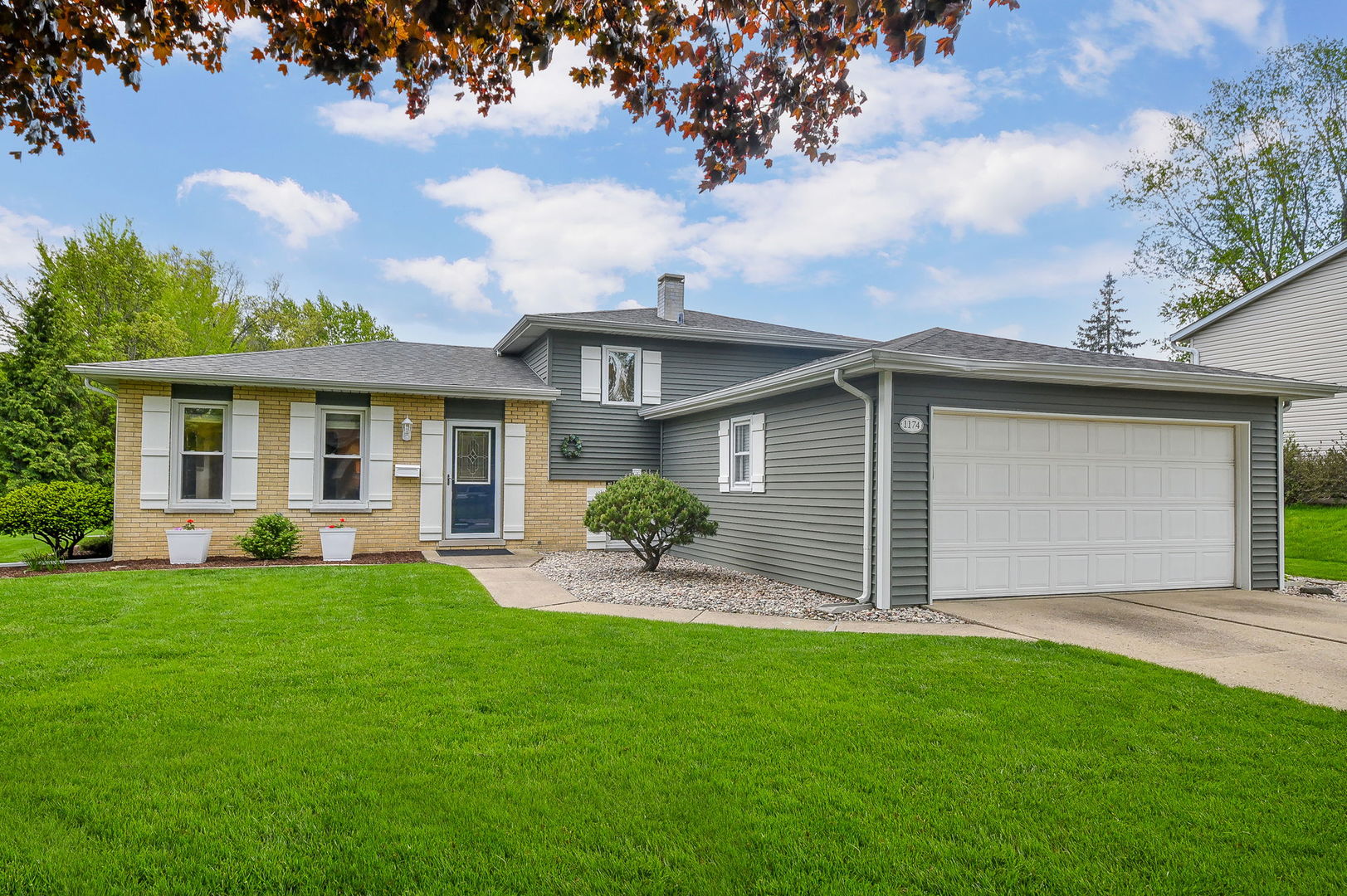 1174 Kent Court Wheaton, IL 60189 - Photo 1 of 18