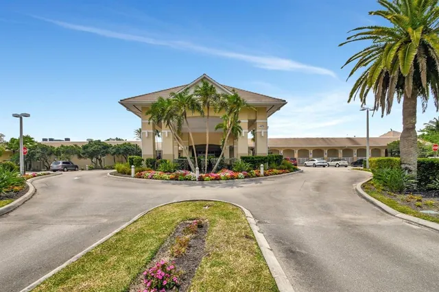 $315,000 | 5334 Fountains Drive South, Unit 221, Lake Worth, FL 33467