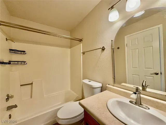$825 | 1381 East University Avenue, Unit 305, Las Vegas, NV 89119