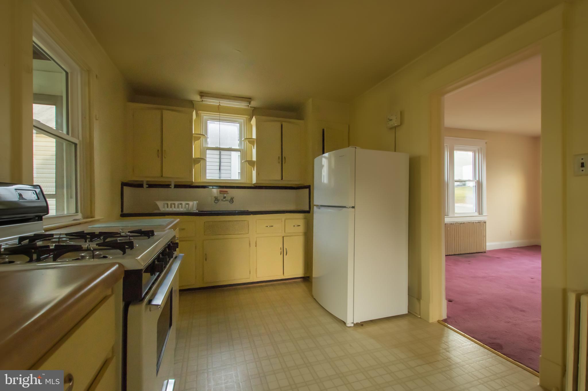 2817 Onyx Road Baltimore, MD 21234 - Photo 6 of 31 KITCHEN