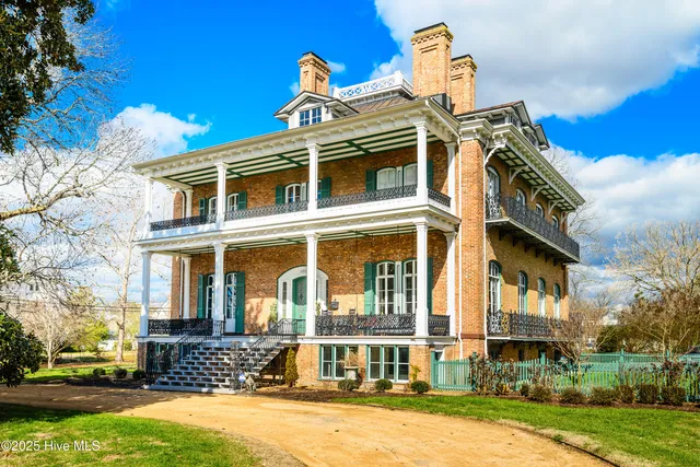 $2,249,000 | 120 West King Street, Edenton, NC 27932