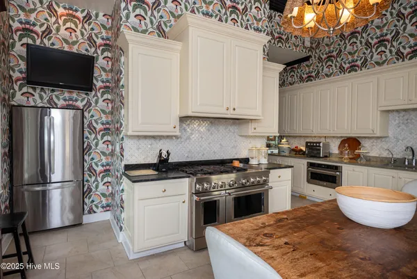 $2,249,000 | 120 West King Street, Edenton, NC 27932