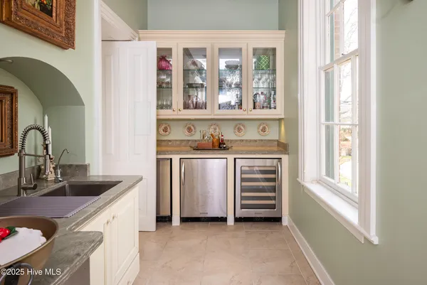 $2,249,000 | 120 West King Street, Edenton, NC 27932