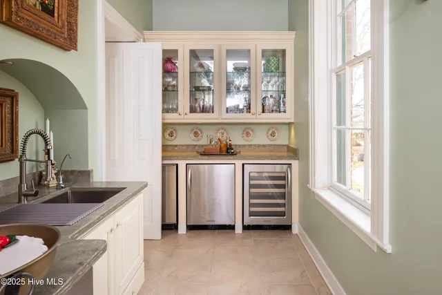 $2,249,000 | 120 West King Street, Edenton, NC 27932