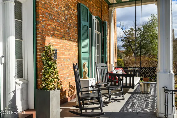 $2,249,000 | 120 West King Street, Edenton, NC 27932