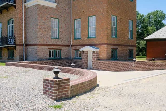 $2,249,000 | 120 West King Street, Edenton, NC 27932