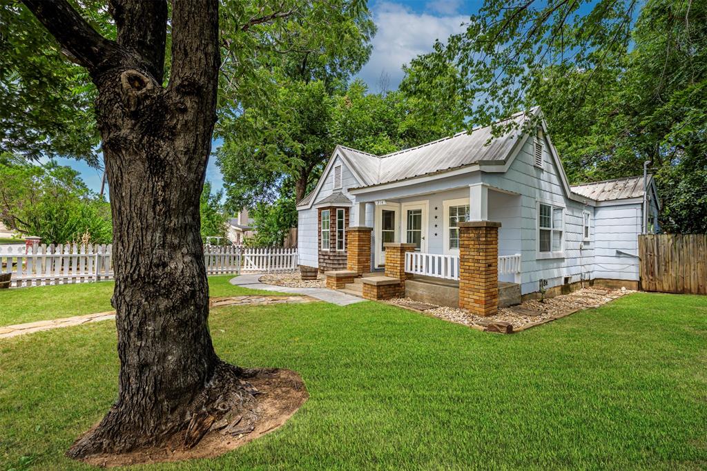 214 Churchill Road Fort Worth, TX 76114 - Photo 3 of 22