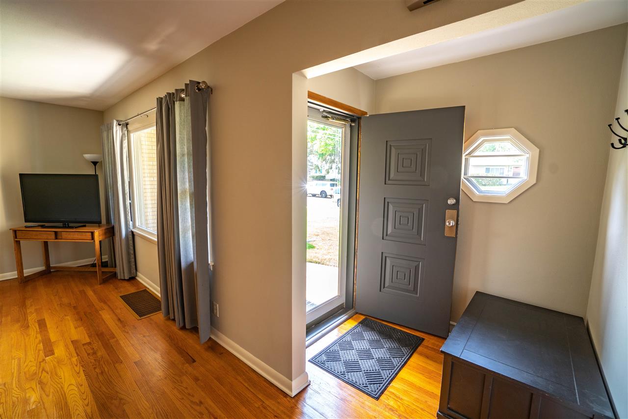 2322 Pelham Road Rockford, IL 61107 - Photo 4 of 25 Gallery Image 4