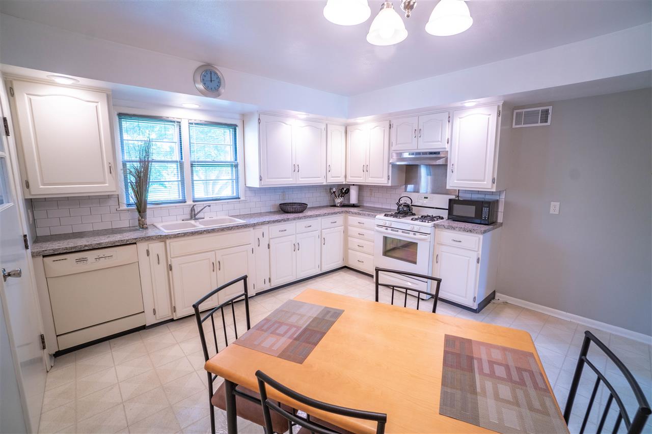 2322 Pelham Road Rockford, IL 61107 - Photo 8 of 25 Gallery Image 8