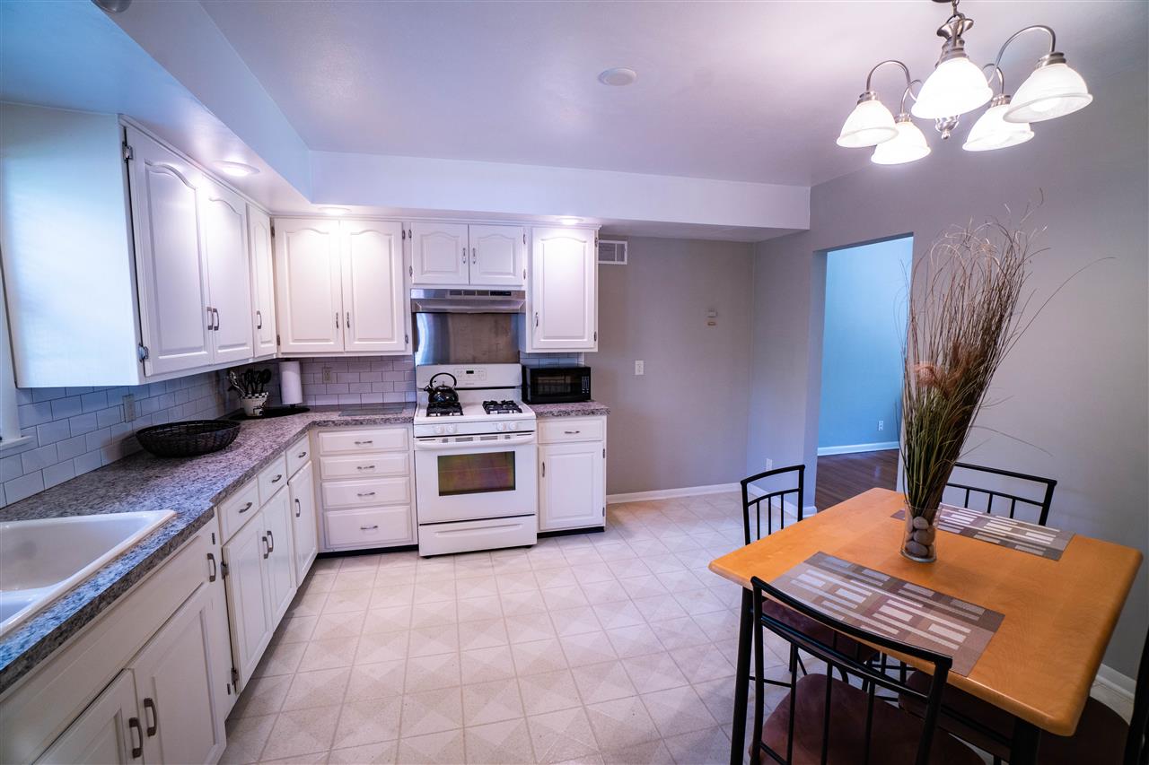 2322 Pelham Road Rockford, IL 61107 - Photo 9 of 25 Gallery Image 9