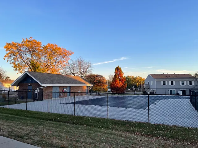 $250,000 | 286 Nantucket Harbor, Unit 286, Schaumburg, IL 60193