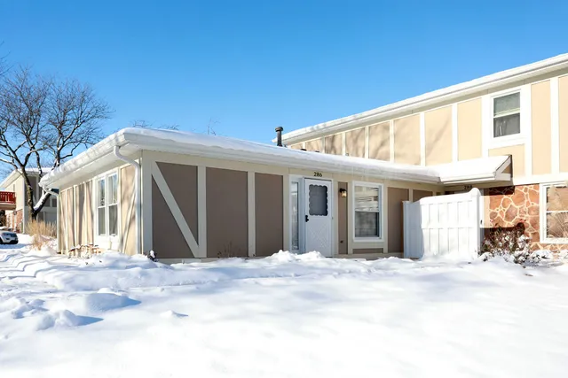 $250,000 | 286 Nantucket Harbor, Unit 286, Schaumburg, IL 60193