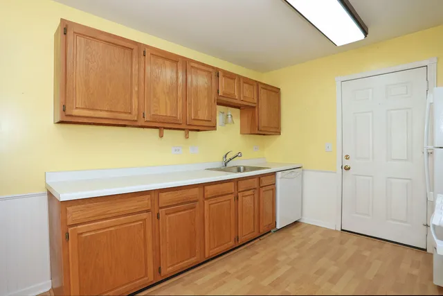 $250,000 | 286 Nantucket Harbor, Unit 286, Schaumburg, IL 60193