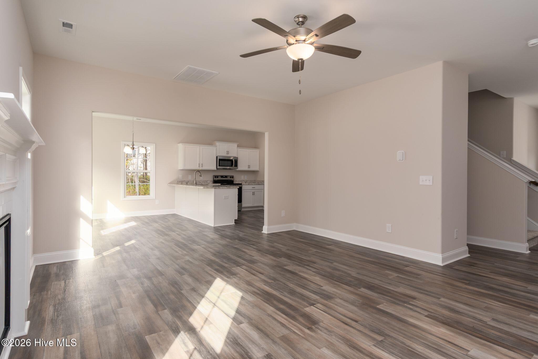 193 Brighttown Road Maysville, NC 28555 - Photo 12 of 54 Livingroom