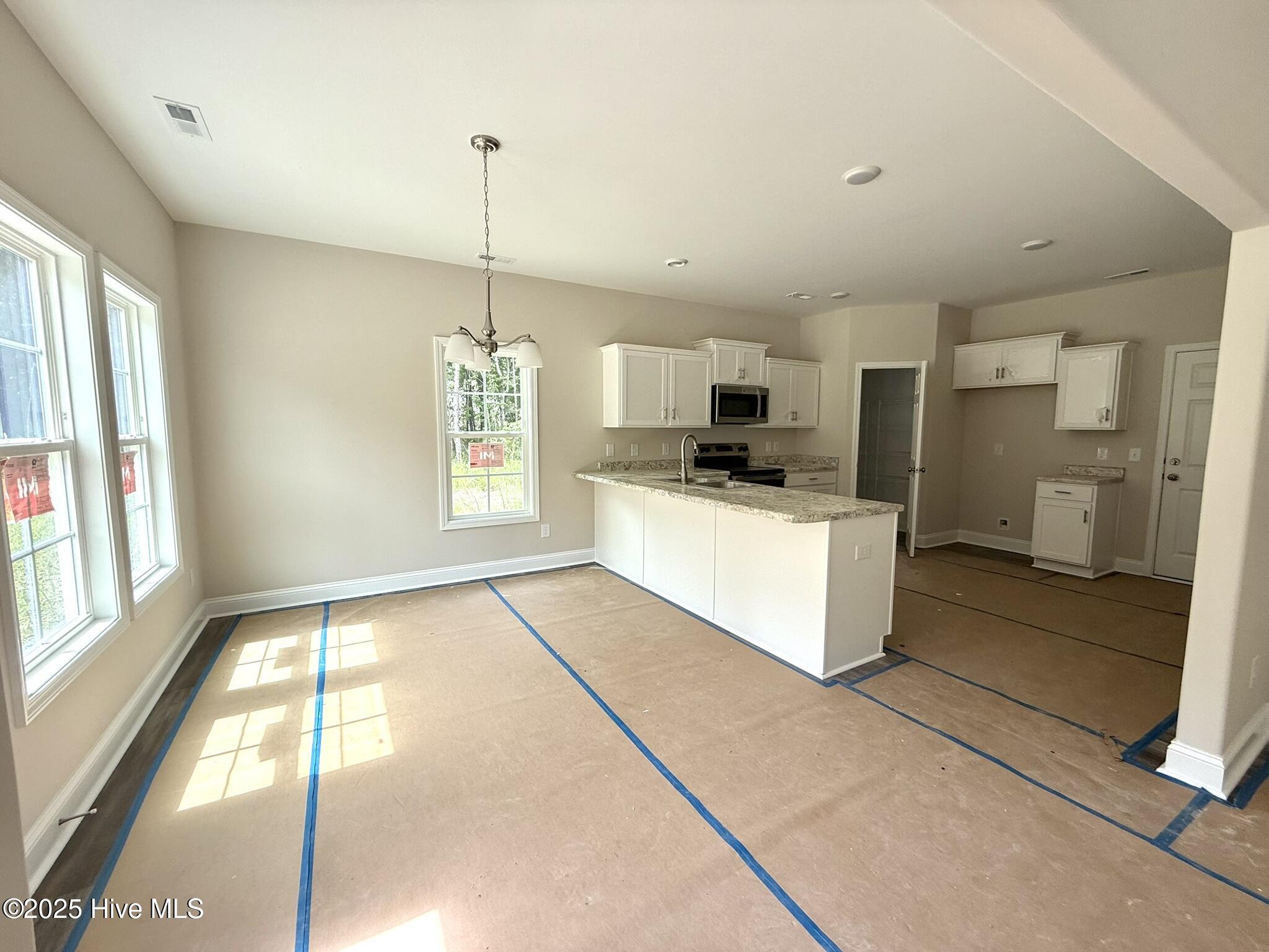 193 Brighttown Road Maysville, NC 28555 - Photo 9 of 27 Dining Area