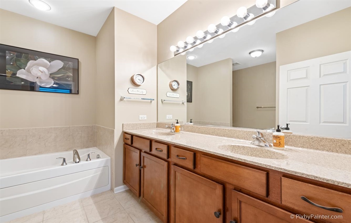 981 Oak Ridge Boulevard Elgin, IL 60120 - Photo 15 of 30