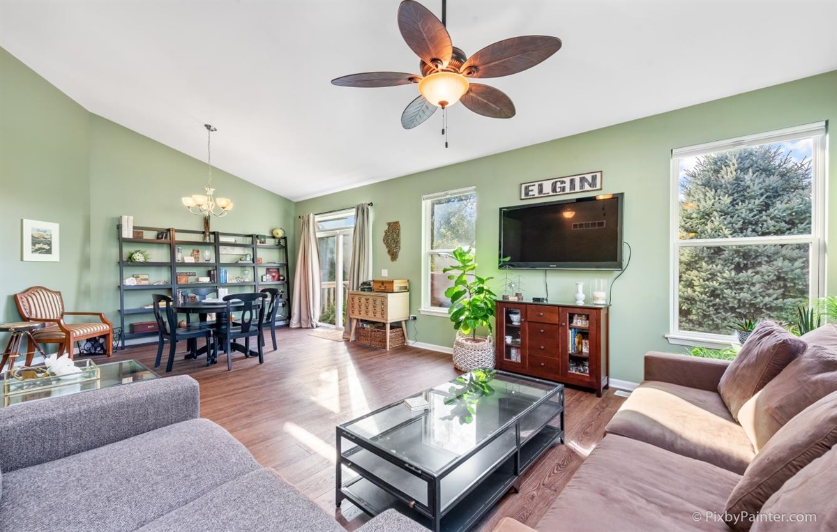 981 Oak Ridge Boulevard Elgin, IL 60120 - Photo 5 of 30