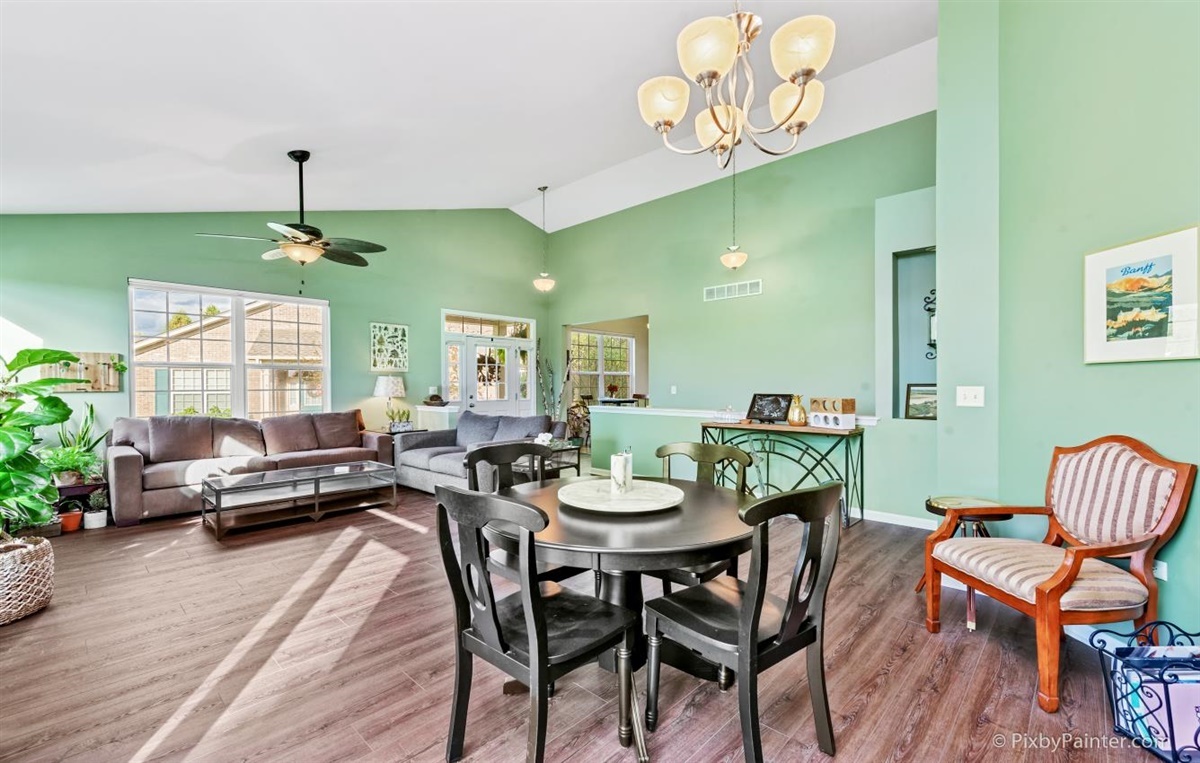 981 Oak Ridge Boulevard Elgin, IL 60120 - Photo 6 of 30