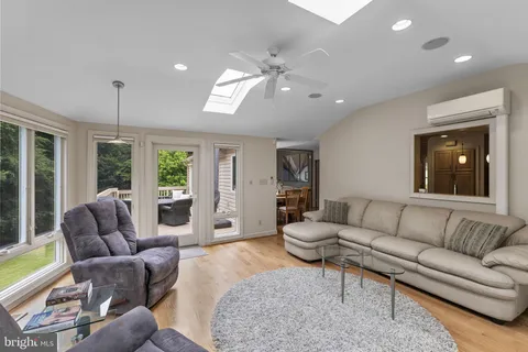 $852,600 | 20646 Hazelnut Court, Germantown, MD 20874
