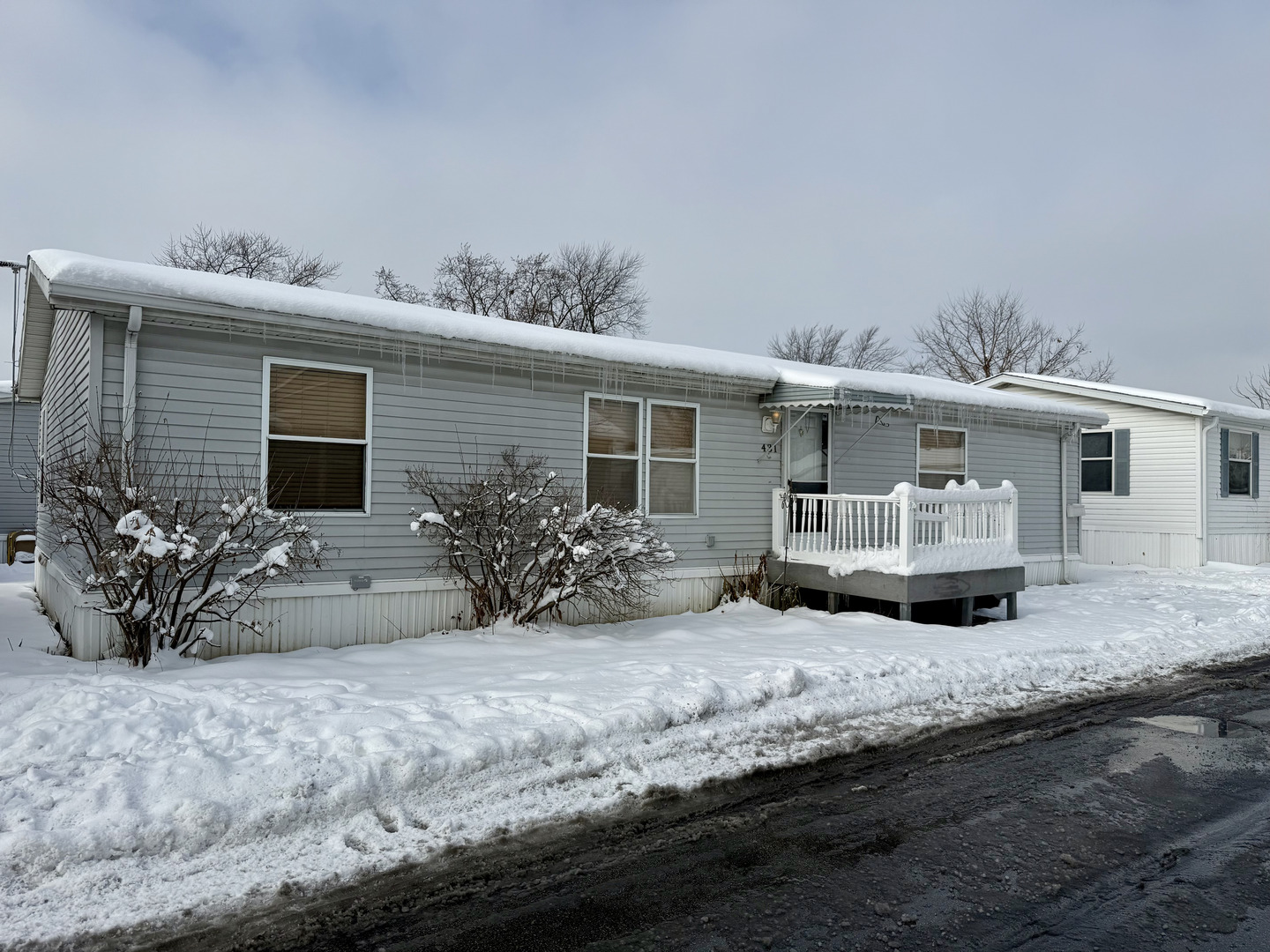 431 4th Street Northfield, IL 60093 - Photo 1 of 2 a view of a house with yard and sitting area