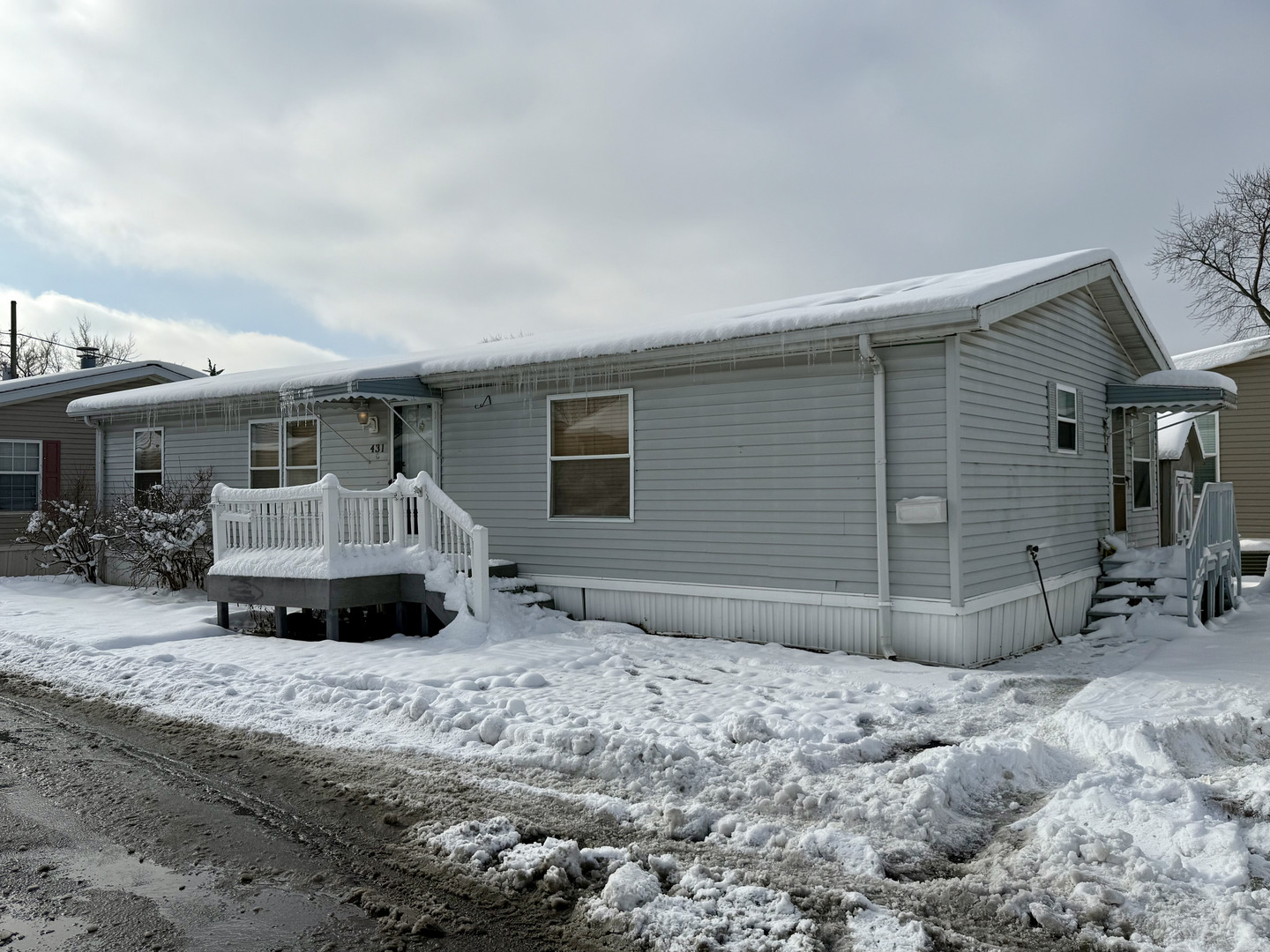 431 4th Street Northfield, IL 60093 - Photo 2 of 2 a front view of a house with a outdoor space