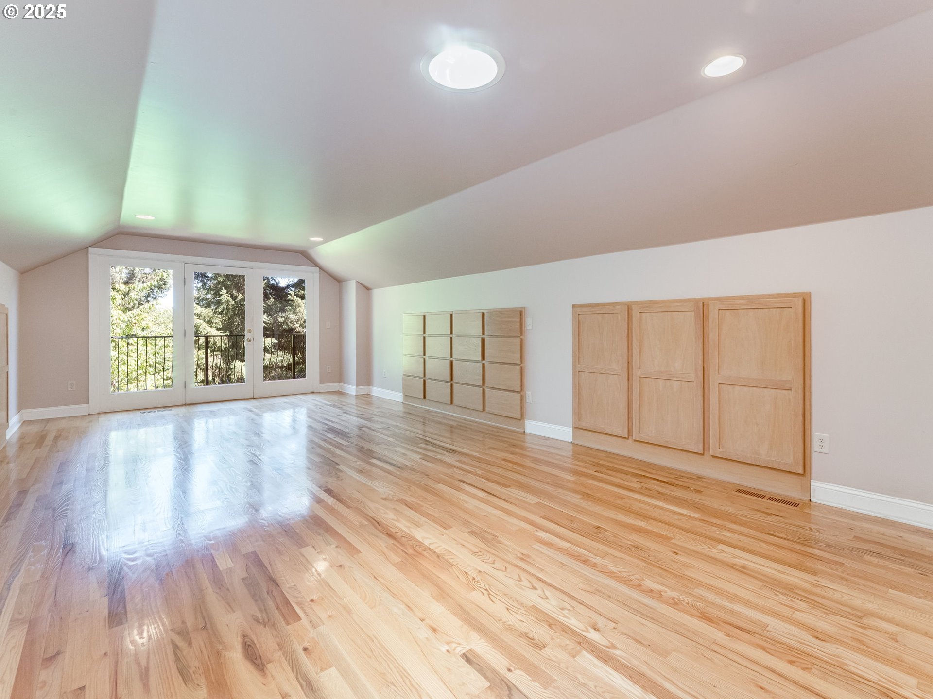 3400 Northwest High Heaven Road McMinnville, OR 97128 - Photo 20 of 48 Primary Bedroom
