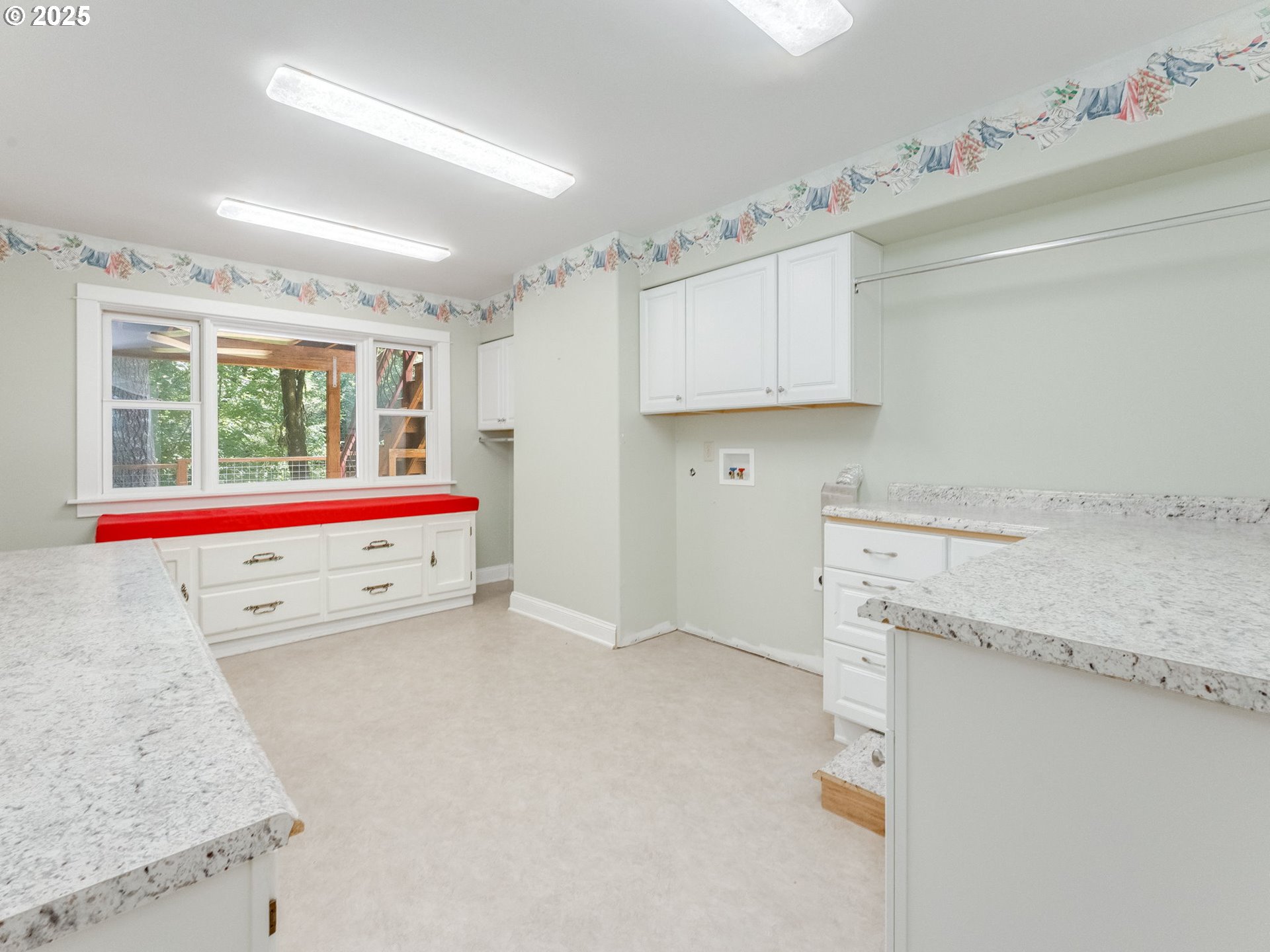 3400 Northwest High Heaven Road McMinnville, OR 97128 - Photo 27 of 48 Laundry
