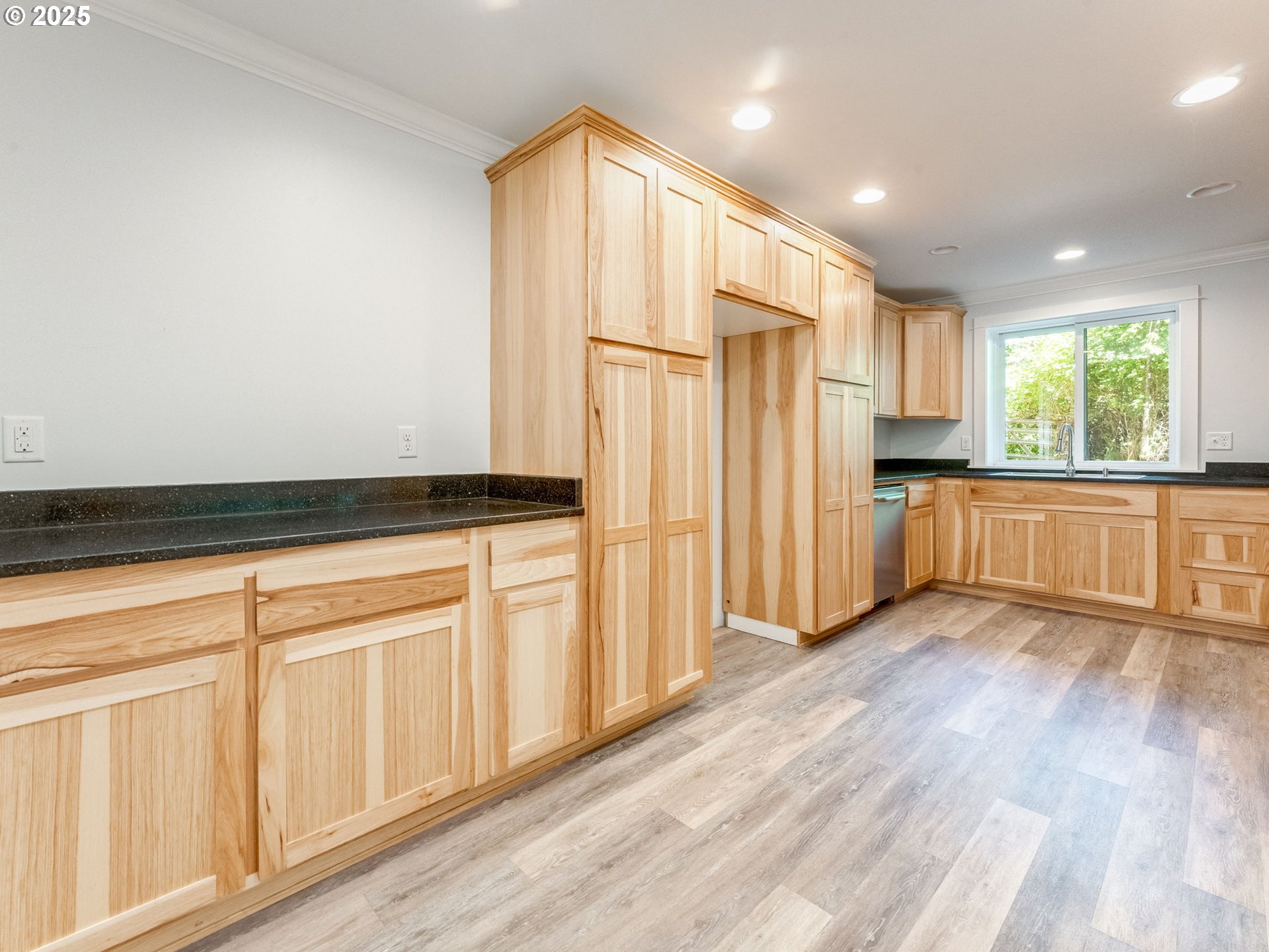 3400 Northwest High Heaven Road McMinnville, OR 97128 - Photo 31 of 48 Kitchen