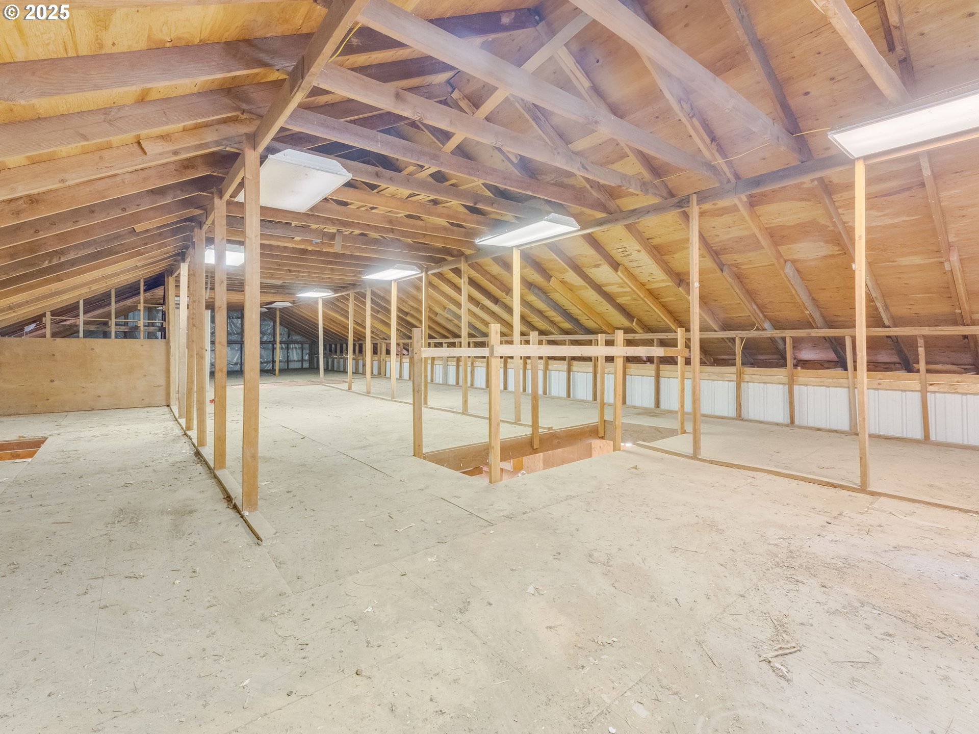 3400 Northwest High Heaven Road McMinnville, OR 97128 - Photo 45 of 48 Barn
