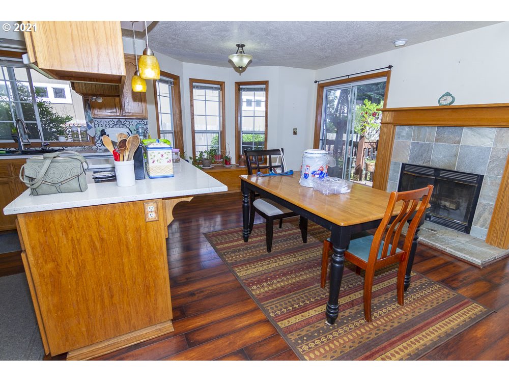 6856 C Street Springfield, OR 97478 - Photo 8 of 22 Gallery Image 8