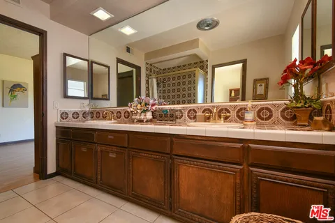 $4,995,000 | 24926 Jim Bridger Road, Hidden Hills, CA 91302