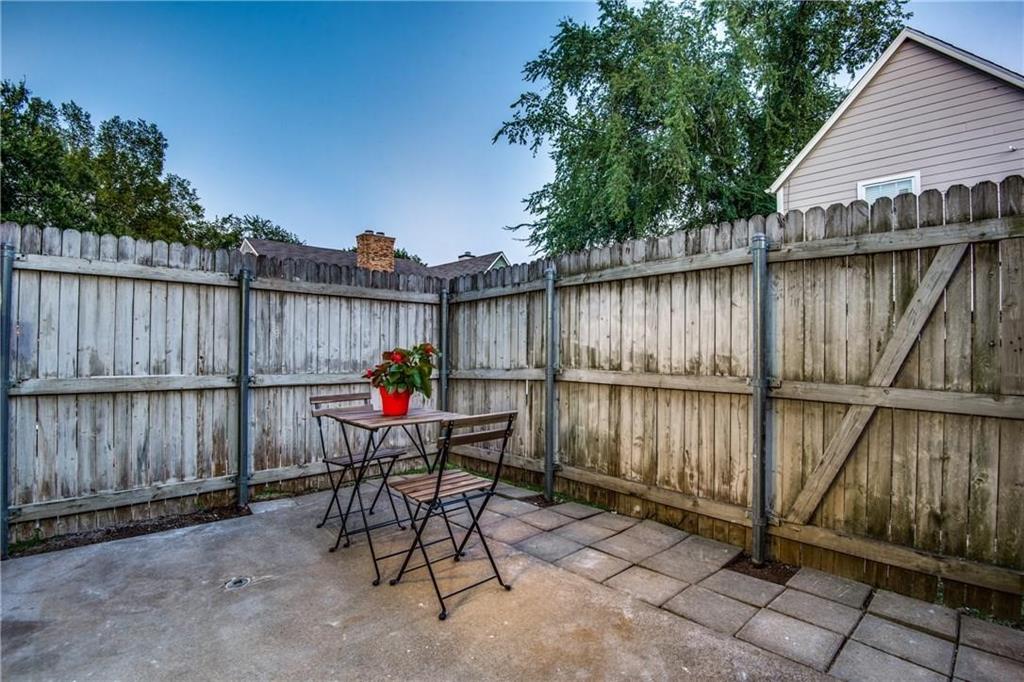 35 Abbey Road Euless, TX 76039 - Photo 5 of 25 a view of sitting area in balcony