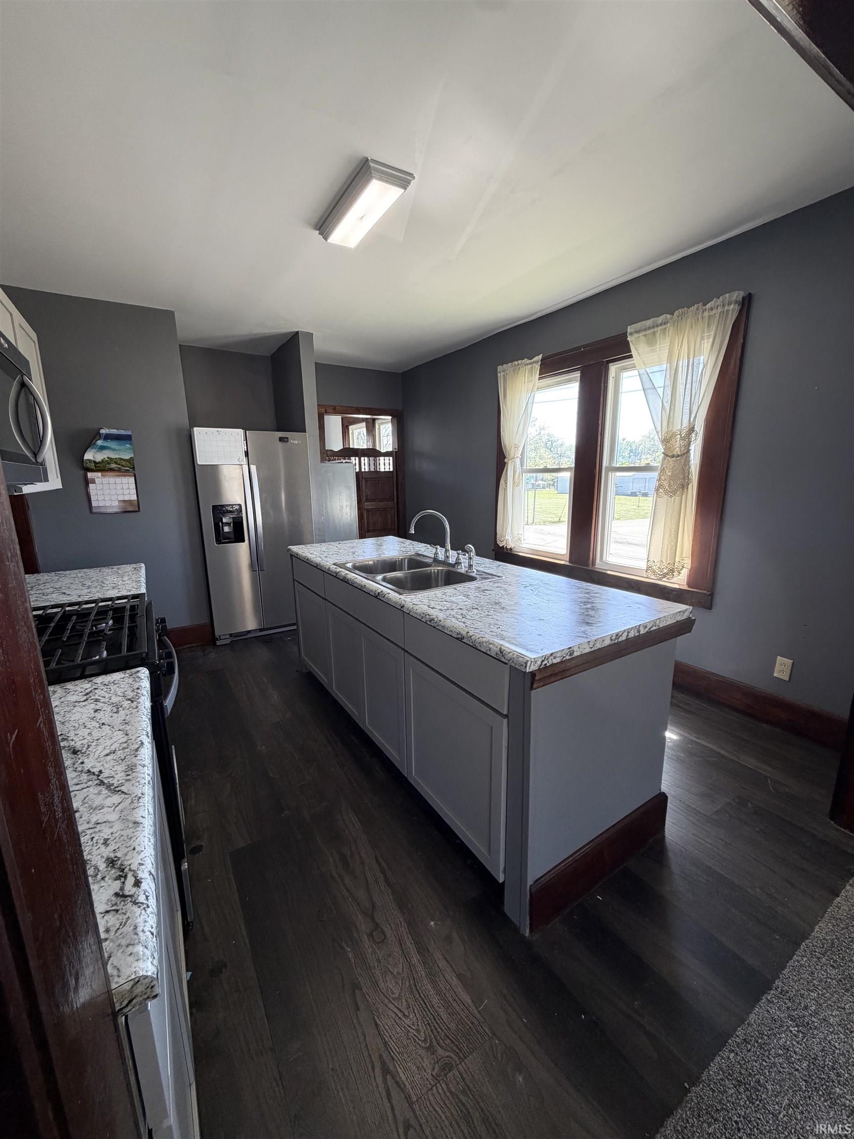 8006 East Main Street Dugger, IN 47848 - Photo 9 of 31