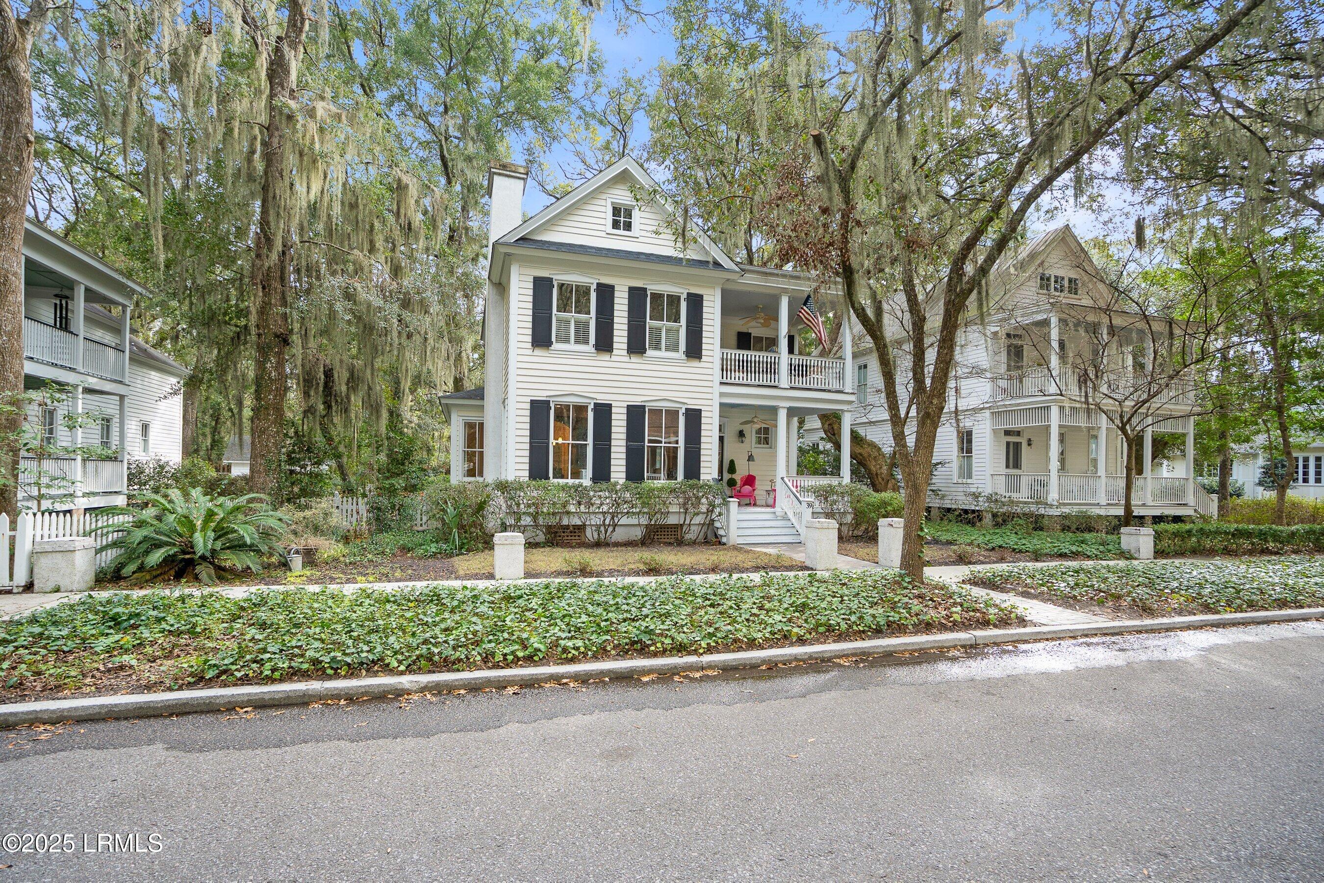 39 Newpoint Road Beaufort, SC 29907 - Photo 2 of 72 DSC08055-8-1.jpg-SMALL