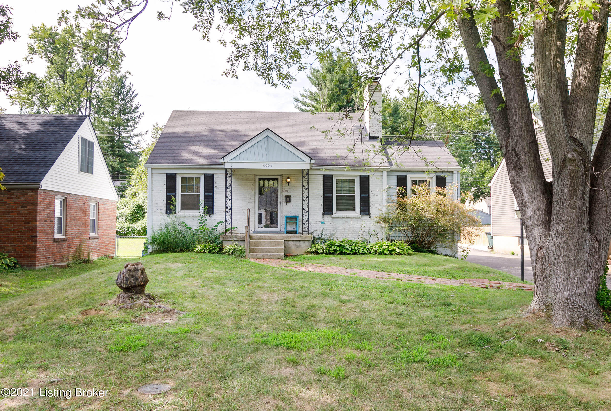 4007 Springhill Road Louisville, KY 40207 - Photo 2 of 30 002