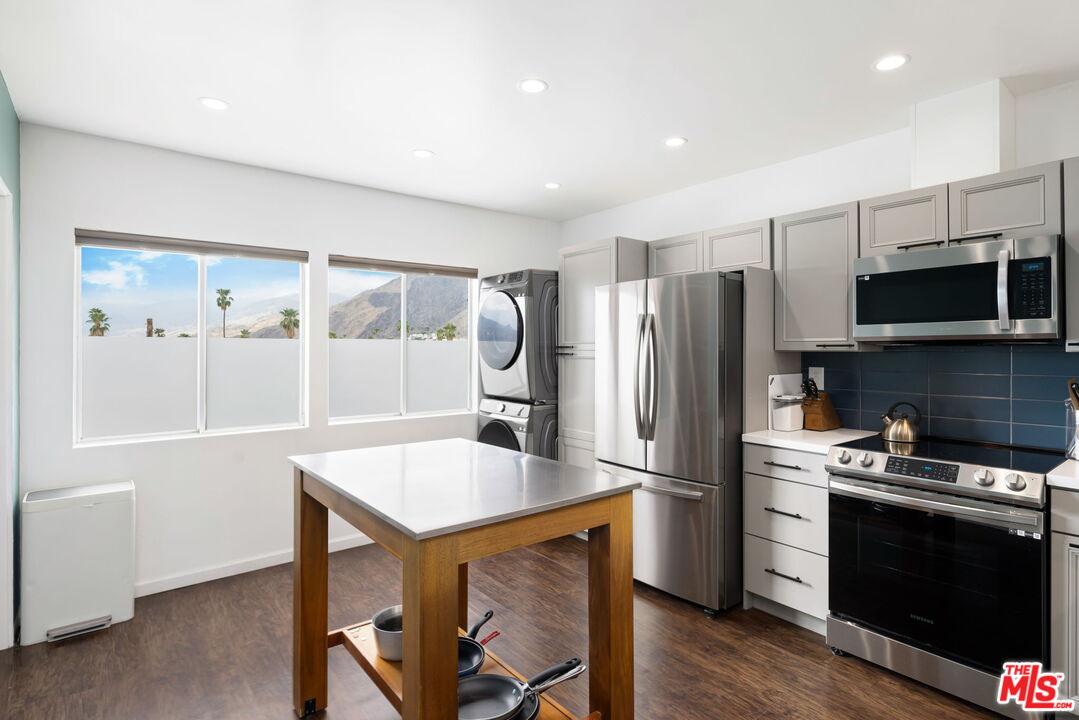 277 East Alejo Road, Unit 219 Palm Springs, CA 92262 - Photo 16 of 26