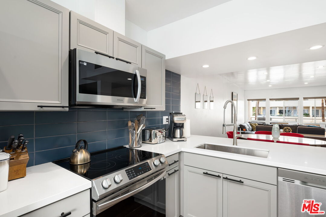 277 East Alejo Road, Unit 219 Palm Springs, CA 92262 - Photo 18 of 26