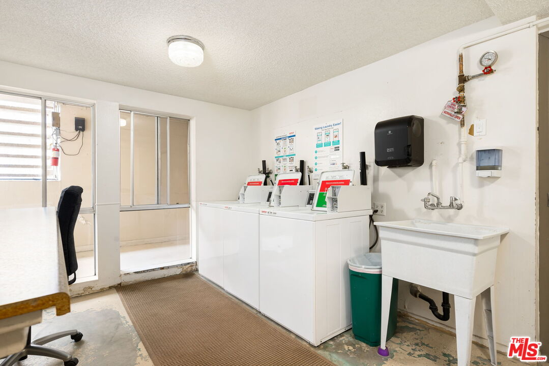 277 East Alejo Road, Unit 219 Palm Springs, CA 92262 - Photo 25 of 26