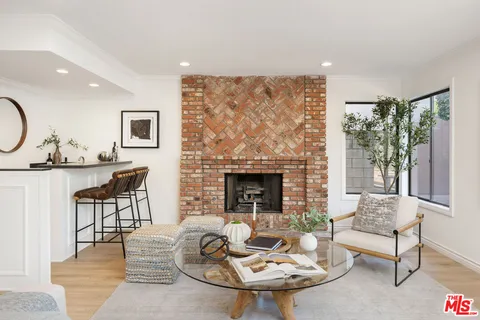 $1,625,000 | 13033 West Magnolia Boulevard, Sherman Oaks, CA 91423