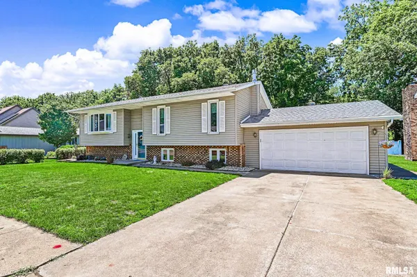 $295,000 | 1201 Hawthorne Avenue, Pekin, IL 61554