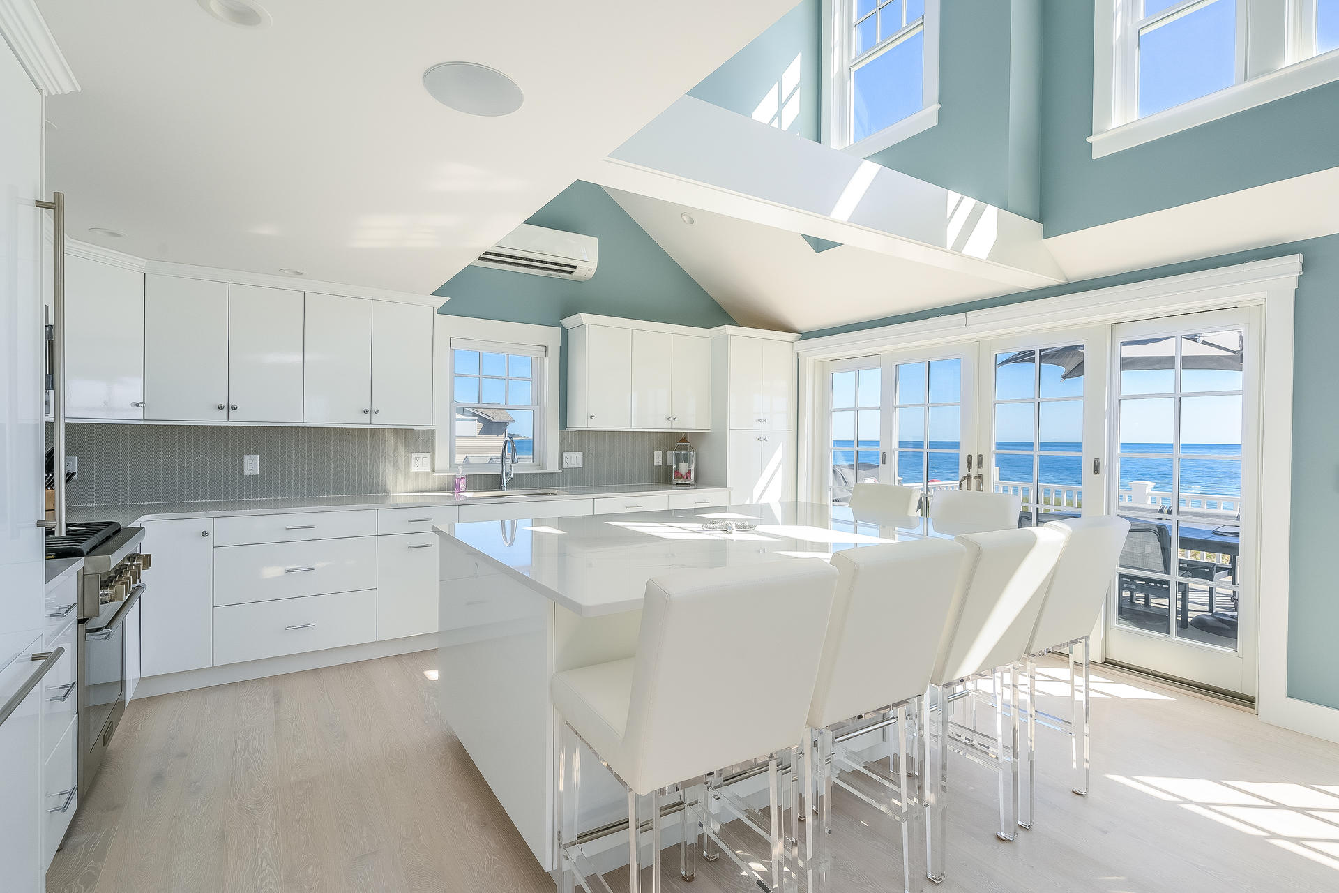 879 Craigville Beach Road Centerville, MA 02632 - Photo 10 of 37 009-photo--8564344