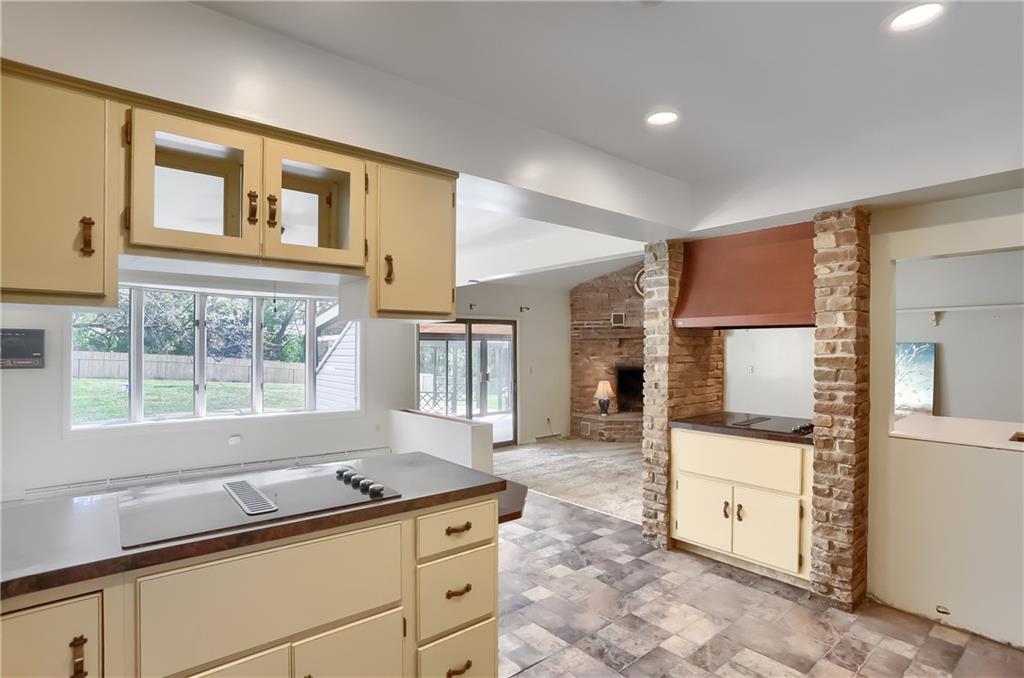 566 Zeigler Road Rochester, PA 15074 - Photo 23 of 50 a living room with stainless steel appliances kitchen island granite countertop a refrigerator stove and sink