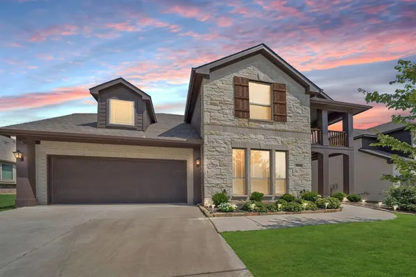 $560,000 | 2804 Creekhollow Court, Denton, TX 76226