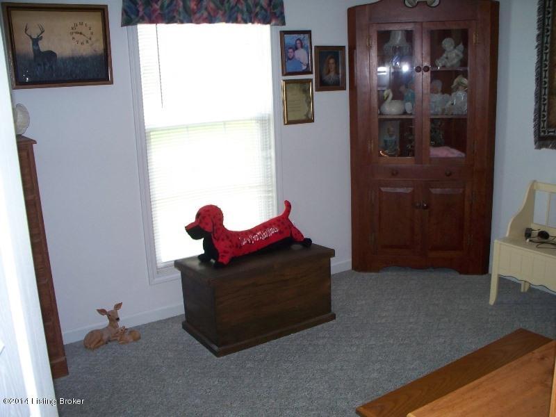 81 Lcpl Hanson Road Buffalo, KY 42716 - Photo 7 of 17 bedroom 2