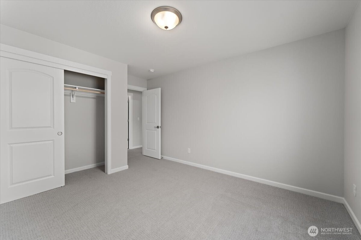 36 Simpson Street Mansfield, WA 98830 - Photo 19 of 28 an empty room with closet area